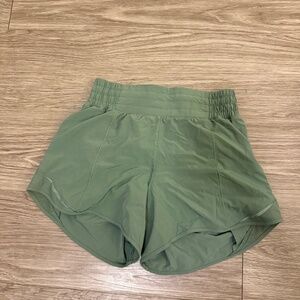 Lululemon Hotty Hot Shorts 4”
